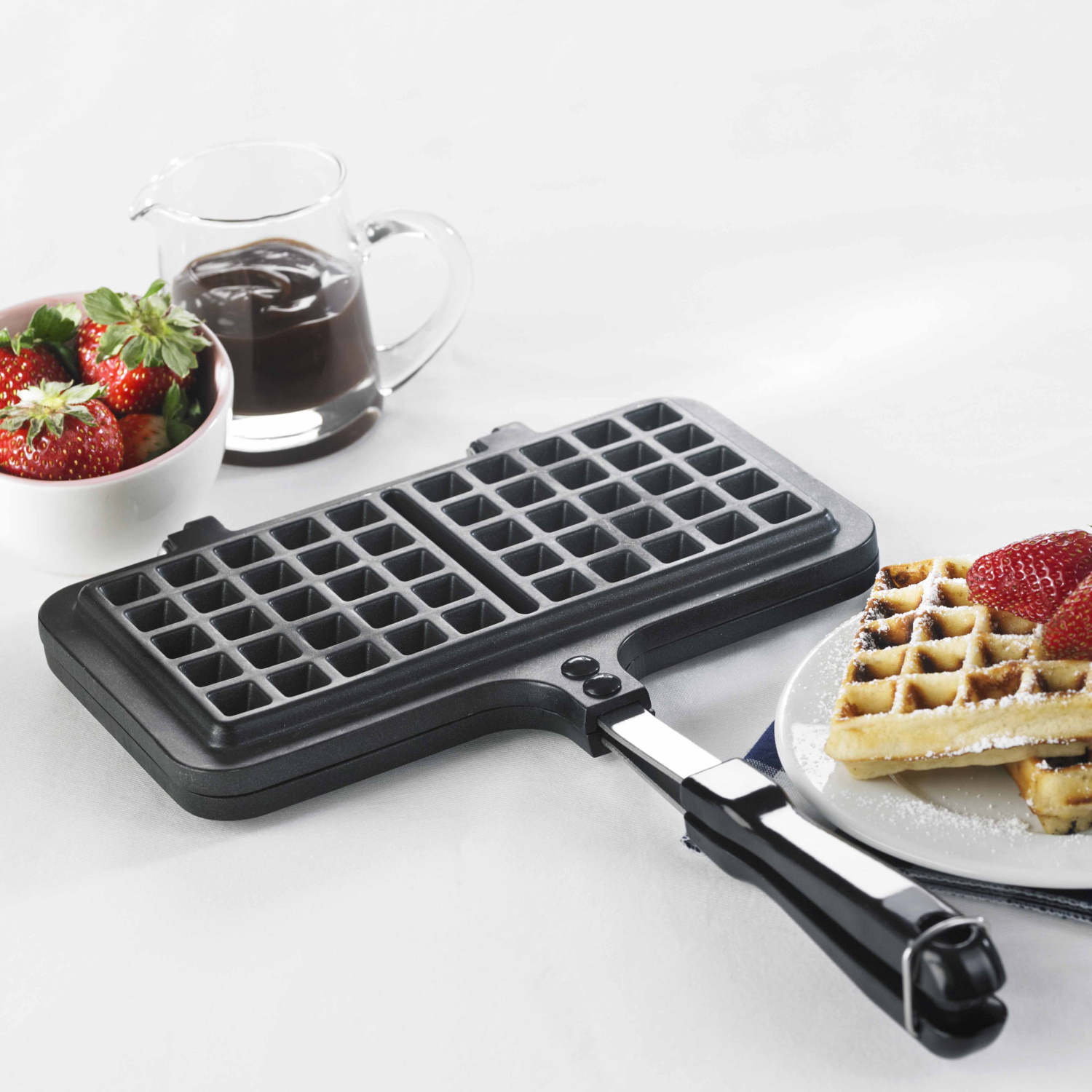 Davis & Waddell Waffle Maker Black 33.5x22.5x3.5cm