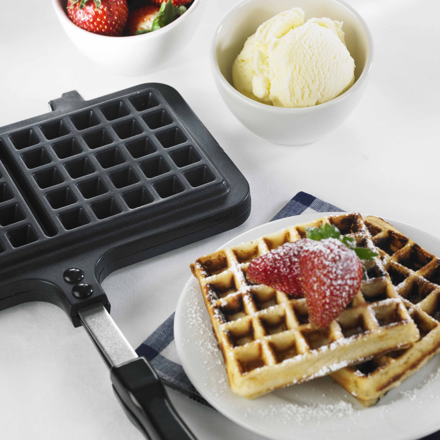 Davis & Waddell Waffle Maker Black 33.5x22.5x3.5cm-4