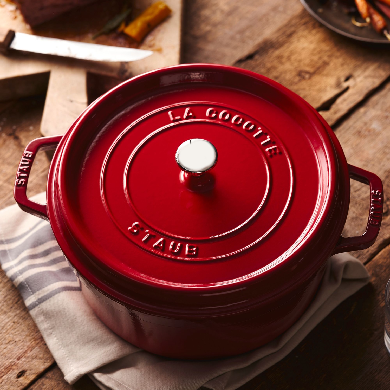 Staub Round Cocotte - 26cm Cherry Red-3