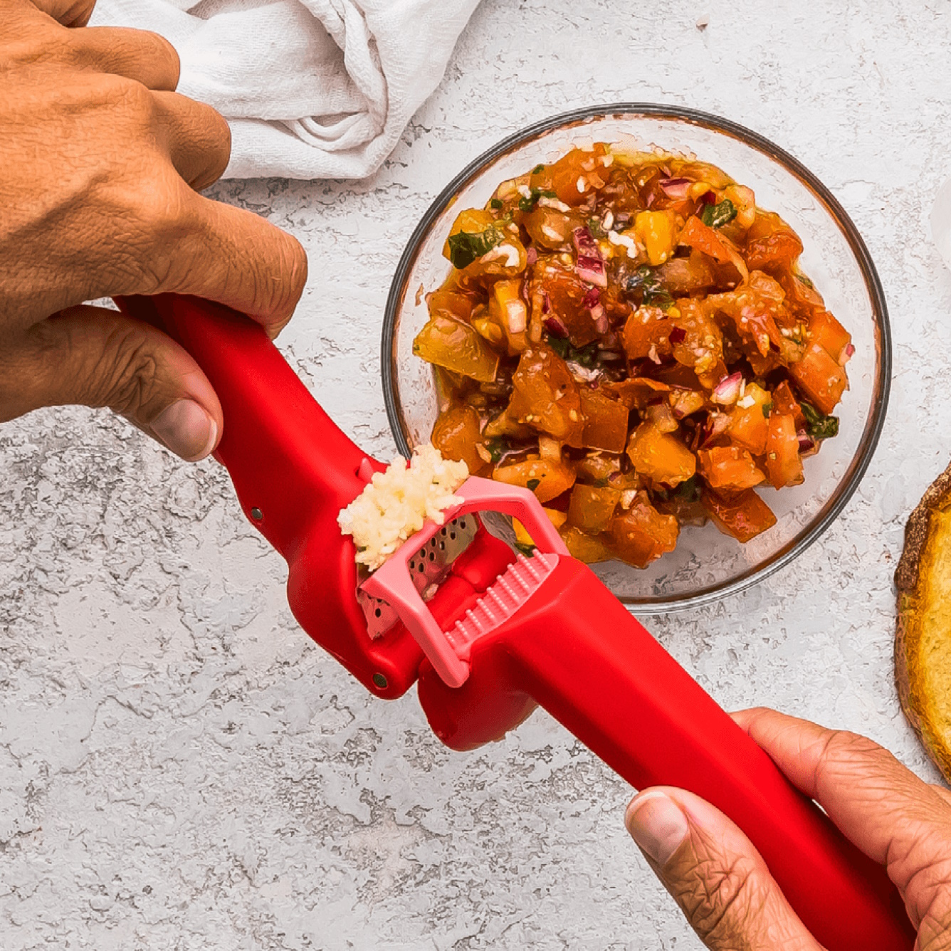 Dreamfarm – Garject Lite Garlic Press-3