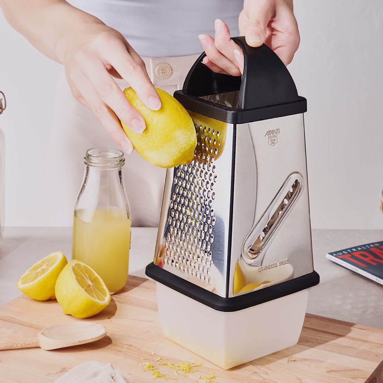 AVANTI Box Grater 4 Sided with Storage Box